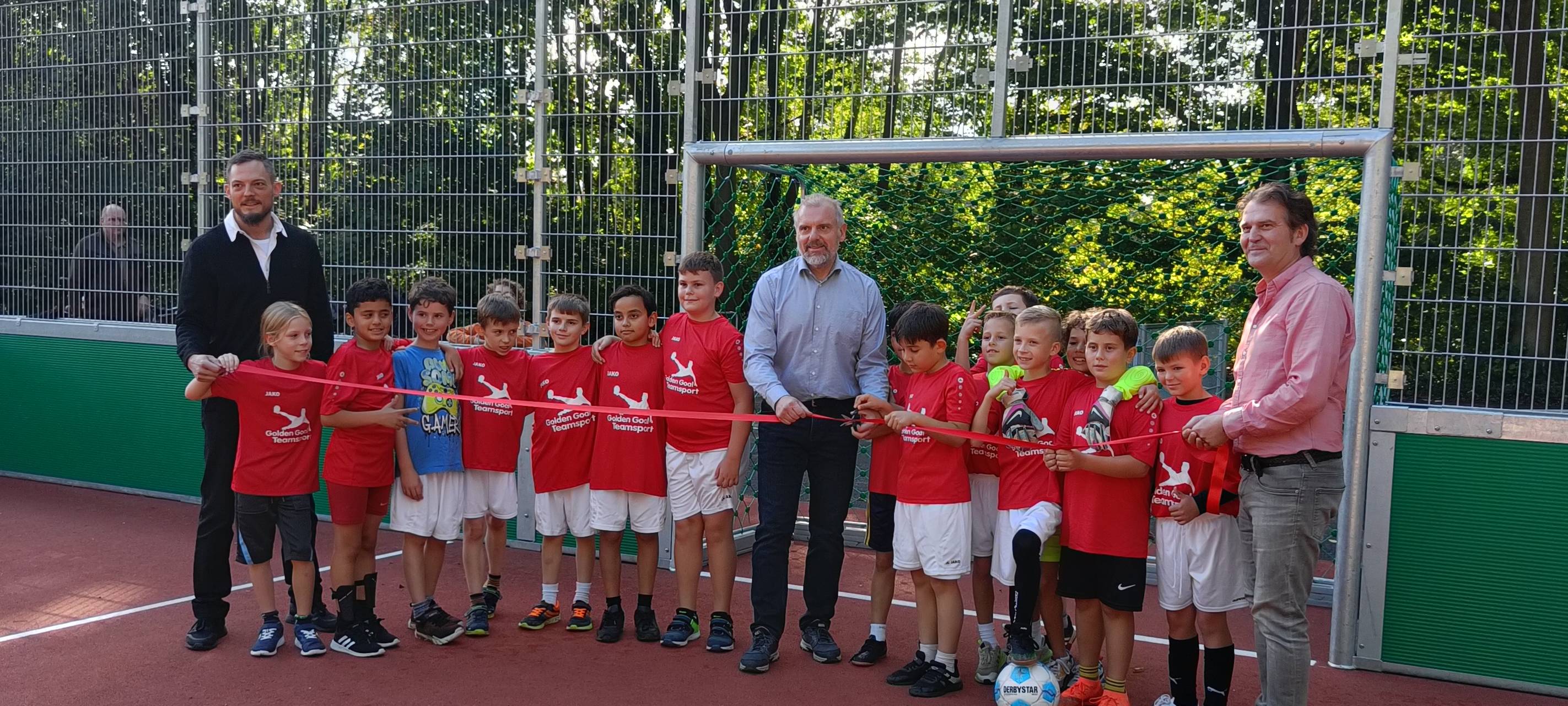 Unna-Königsborn: Neuer Bolzplatz im Kurpark eröffnet