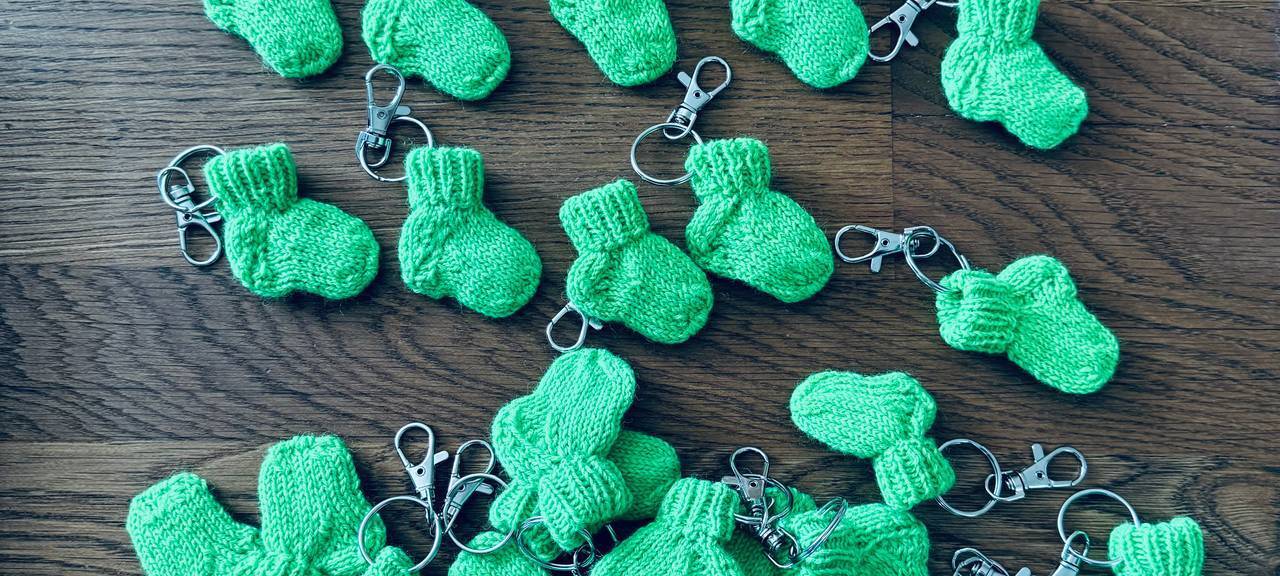 So sehen die Udo-Socken von Christa Siffel aus, die immer für Aktion Lichtblicke spendet.