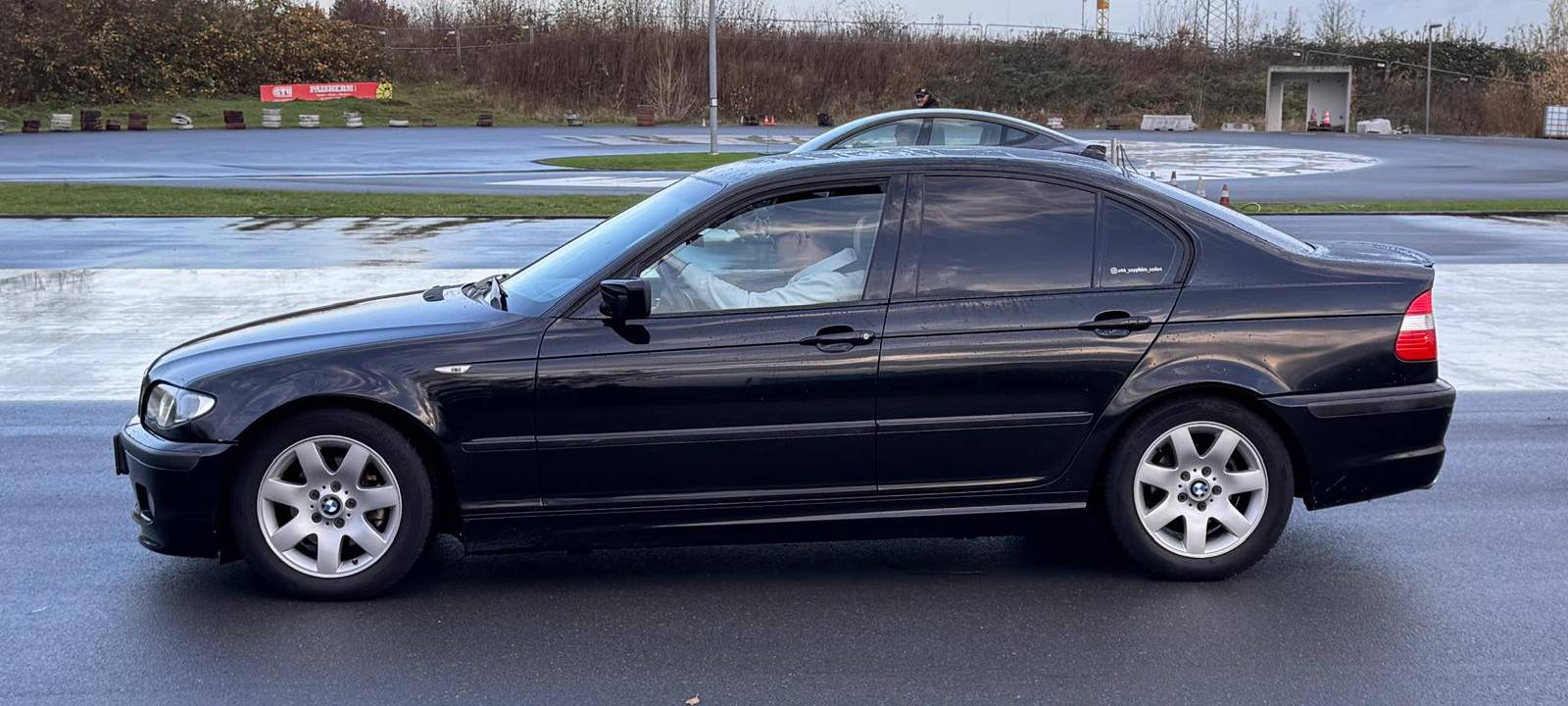 Bremsen bis die Reifen quietschen