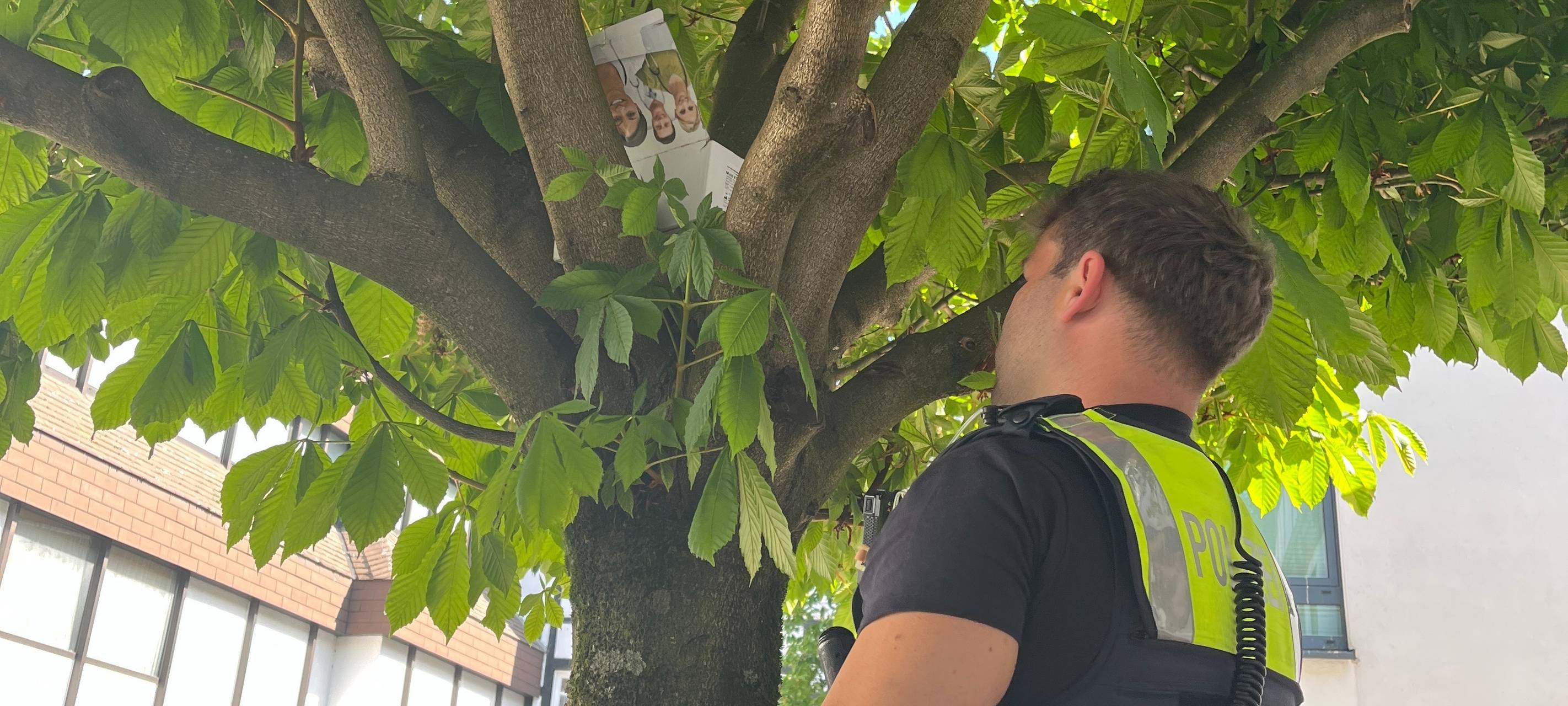 Unna: Polizei hilft Küken in Not