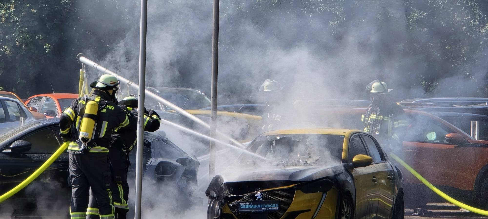 Autos in Werne abgebrannt