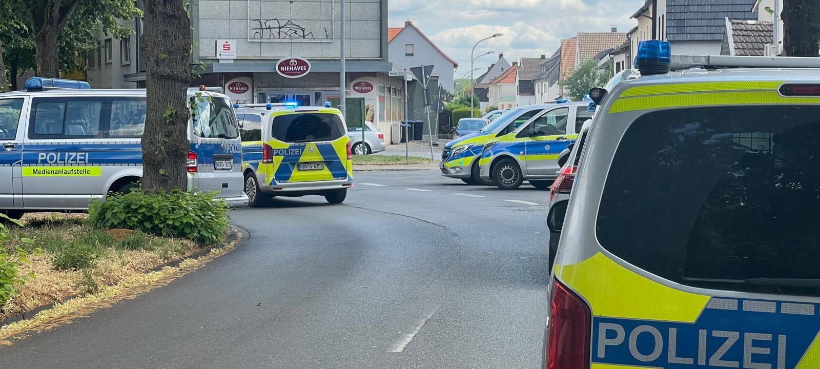 Person verschanzt sich in Bäckerei in Fröndenberg