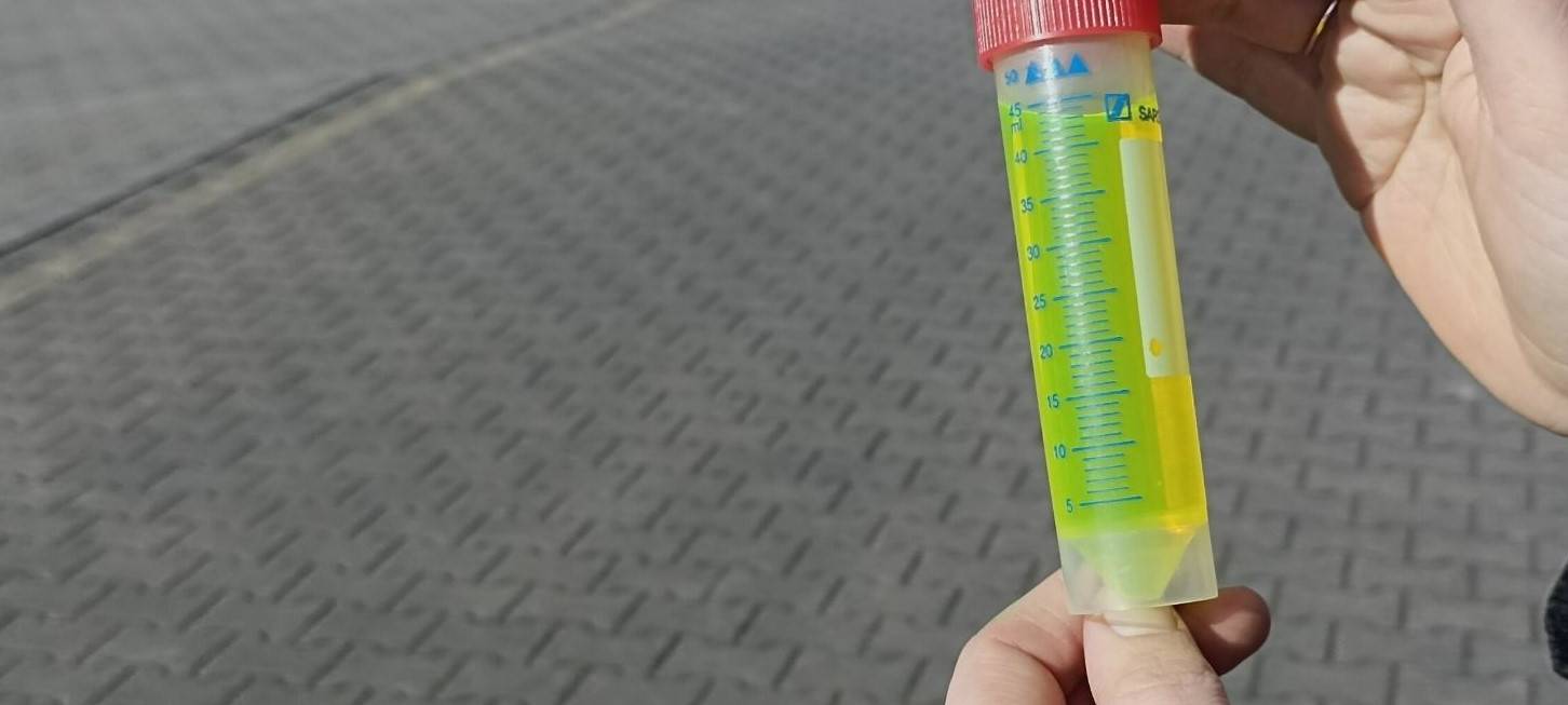 GSW färben Wasser gelb