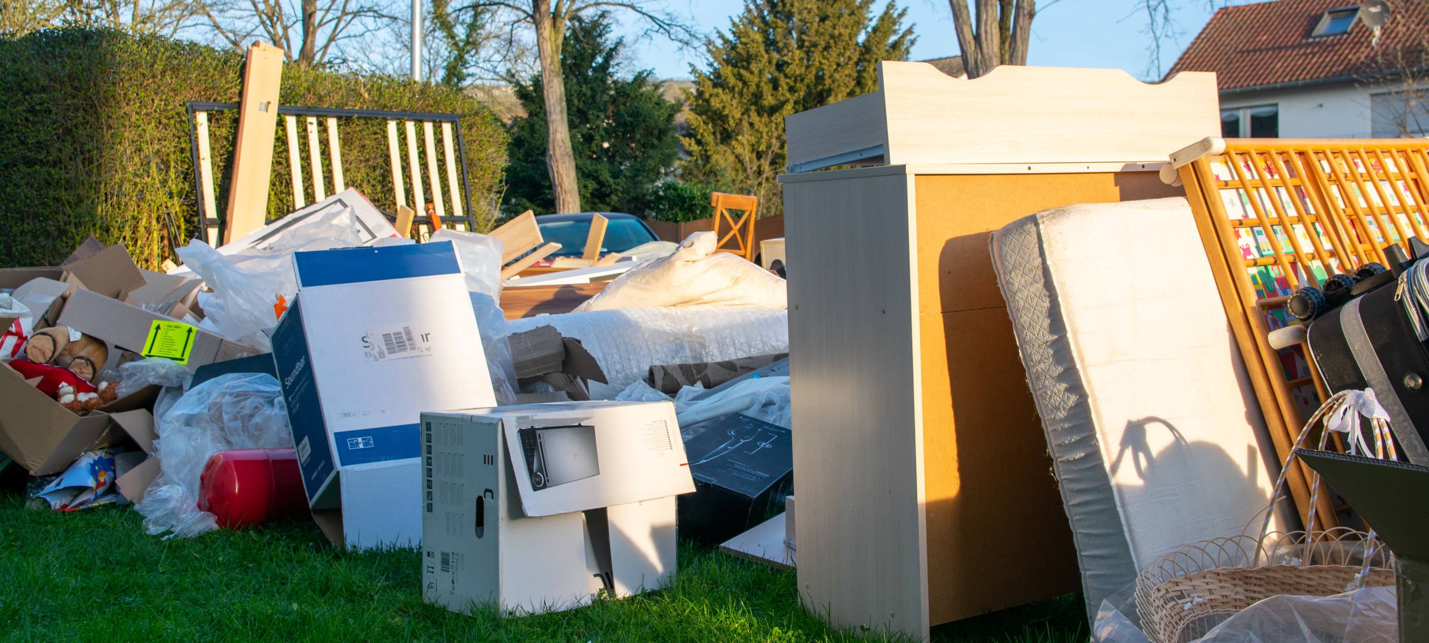 Sperrmüll der draußen abgestellt wurde