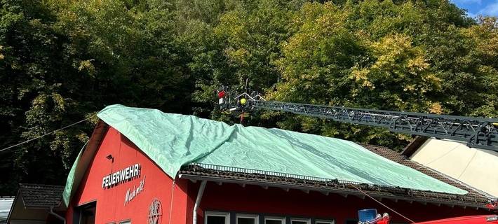 Kreis Unna: Feuerwehr kriegt Notdächer