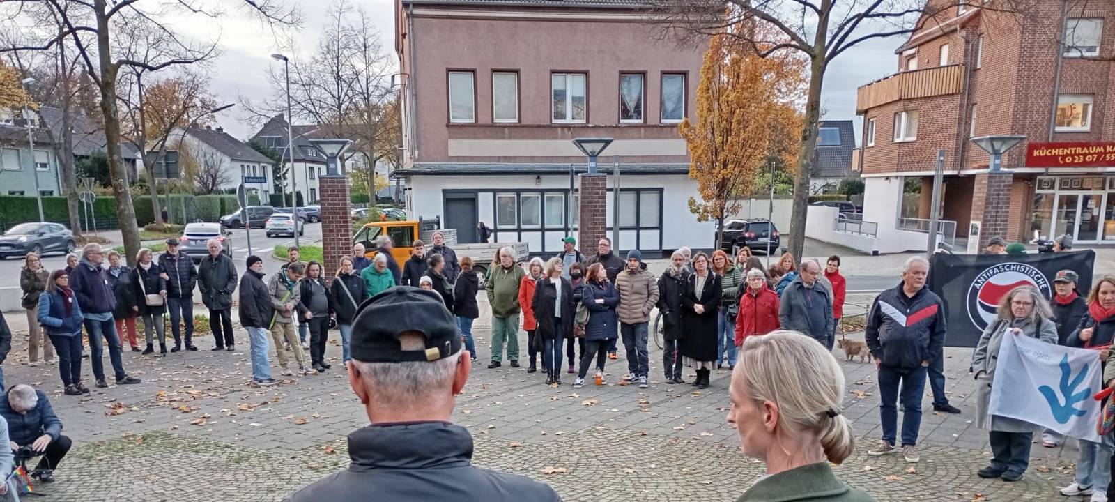 Kamen: Demo gegen Rechts vor dem Rathaus