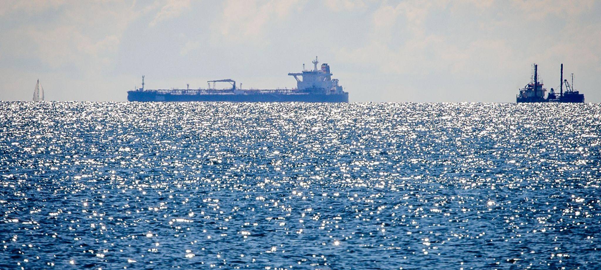 Tanker «Eventin» vor Insel Rügen