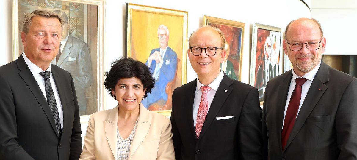 Landesregierung in Schwerte zu Gast