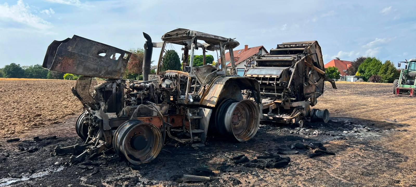 Fröndenberg: Großbrand durch Traktor