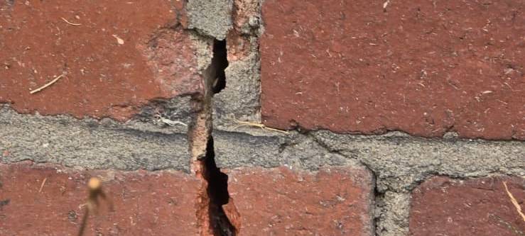 Tiefe Risse im Mauerwerk: Haus in Bergkamen erstmal gesperrt