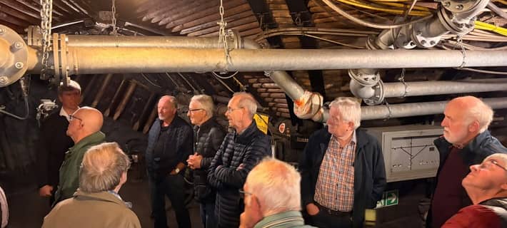 Die Ehrenabteilung des Löschzuges Mitte der Freiwilligen Feuerwehr Werne besuchte mit 16 Teilnehmern das Deutsche Bergbau-Museum in Bochum.