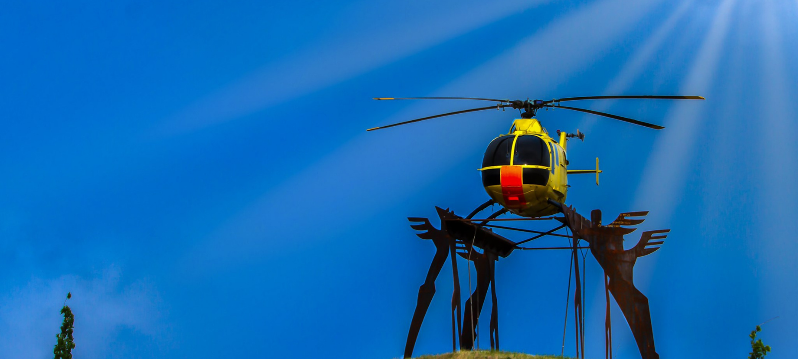 Der von Engeln getragene Rettungshubschrauber am Kamener Kreuz. Fotografiert von Bürger Alex N.