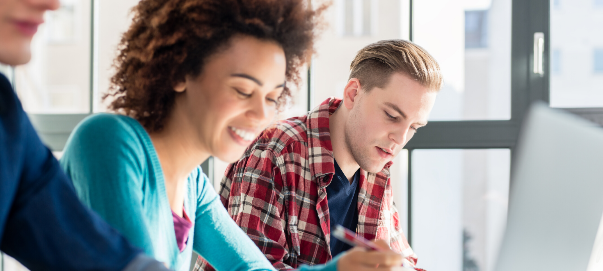 Eine Alternative zu den Studi-Jobs sind Stipendien.